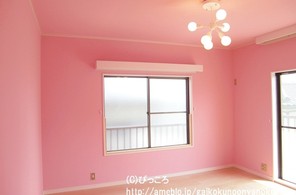 ピンクの壁紙のお部屋②