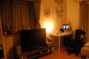 テレビ周り