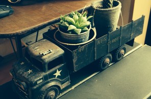 MARX TOY ARMY TRUCK