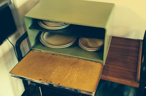 VINTAGE BREAD CASE