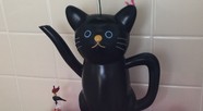 トイレ(ねこじょうろと魚の骨)