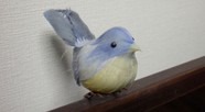 パソコンの端に、1羽