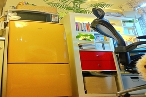 黄色い冷蔵庫