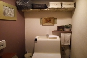トイレ。1部壁紙DIY。